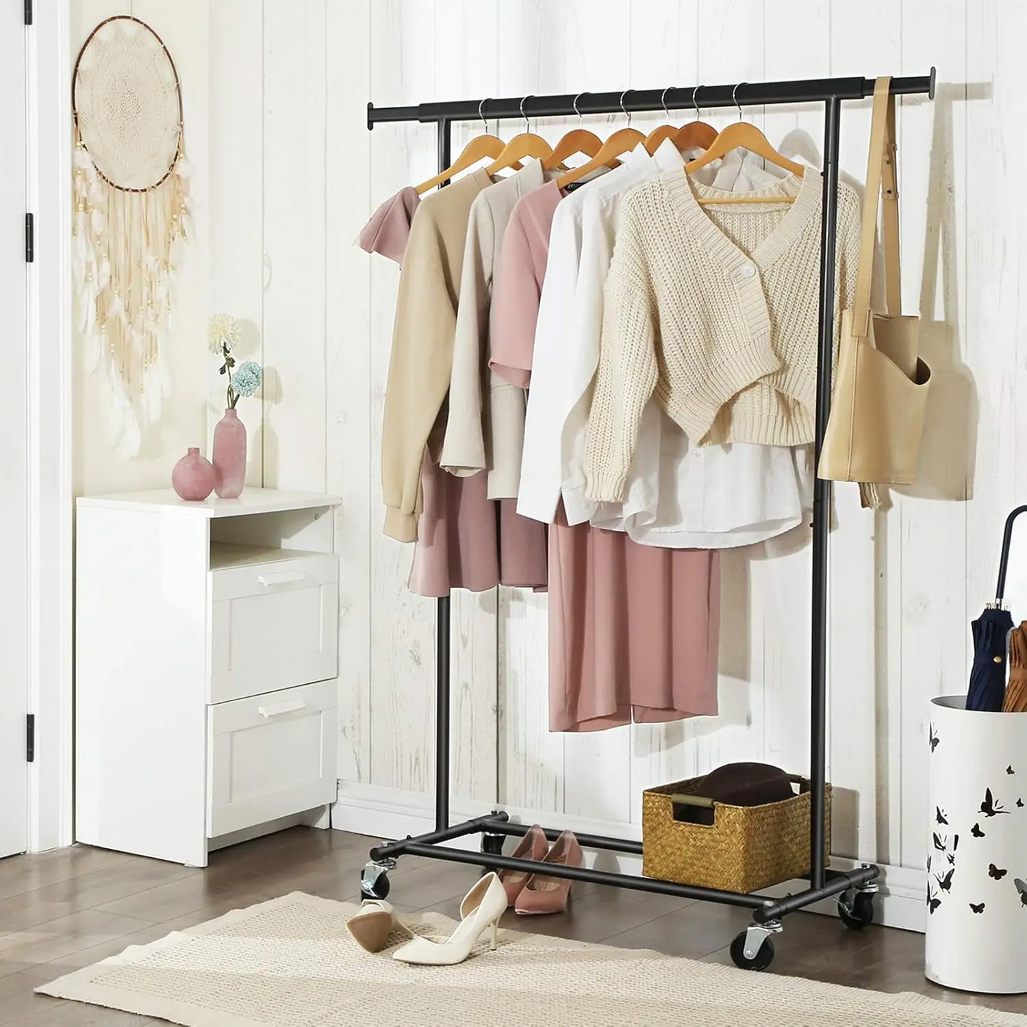 SONGMICS Kleiderständer Garderobenständer auf Rollen bis 90 kg belastbar schwarz