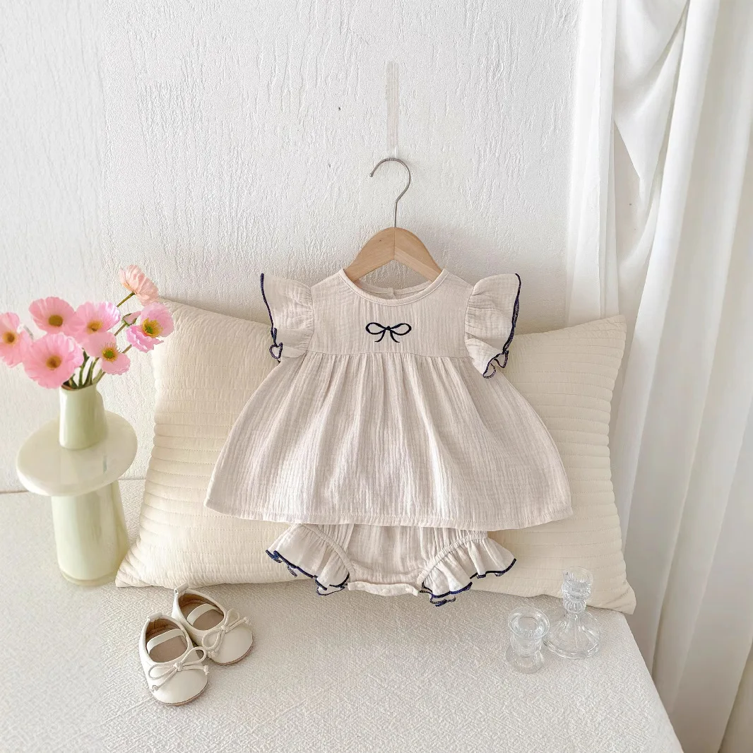 Mädchen-Set, Sommer, neuer Artikel für Babys, koreanische Version, fliegende Ärmel, Schleife, bestickt, Top, Shorts, stilvolles zweiteiliges Set Image