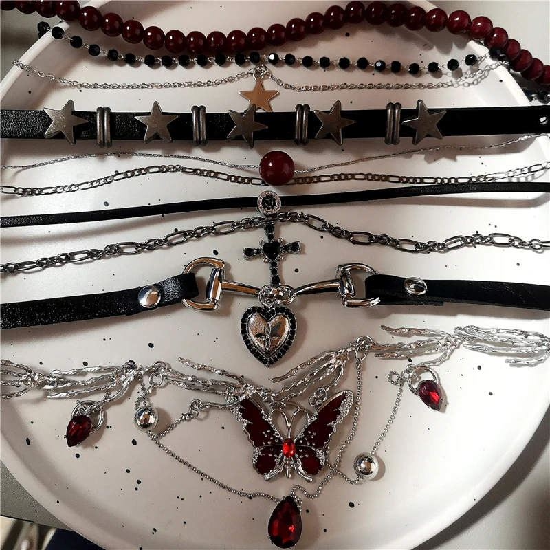 Gothic Y2K Roter Schmetterling Stern Herz Kreuz Anhänger Geist Klaue Choker Charms Halsketten Frauen Ästhetische Accessoires Grunge Schmuck