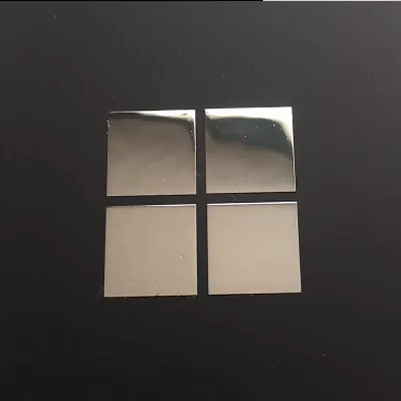 Autocollant métallique avec Logo d