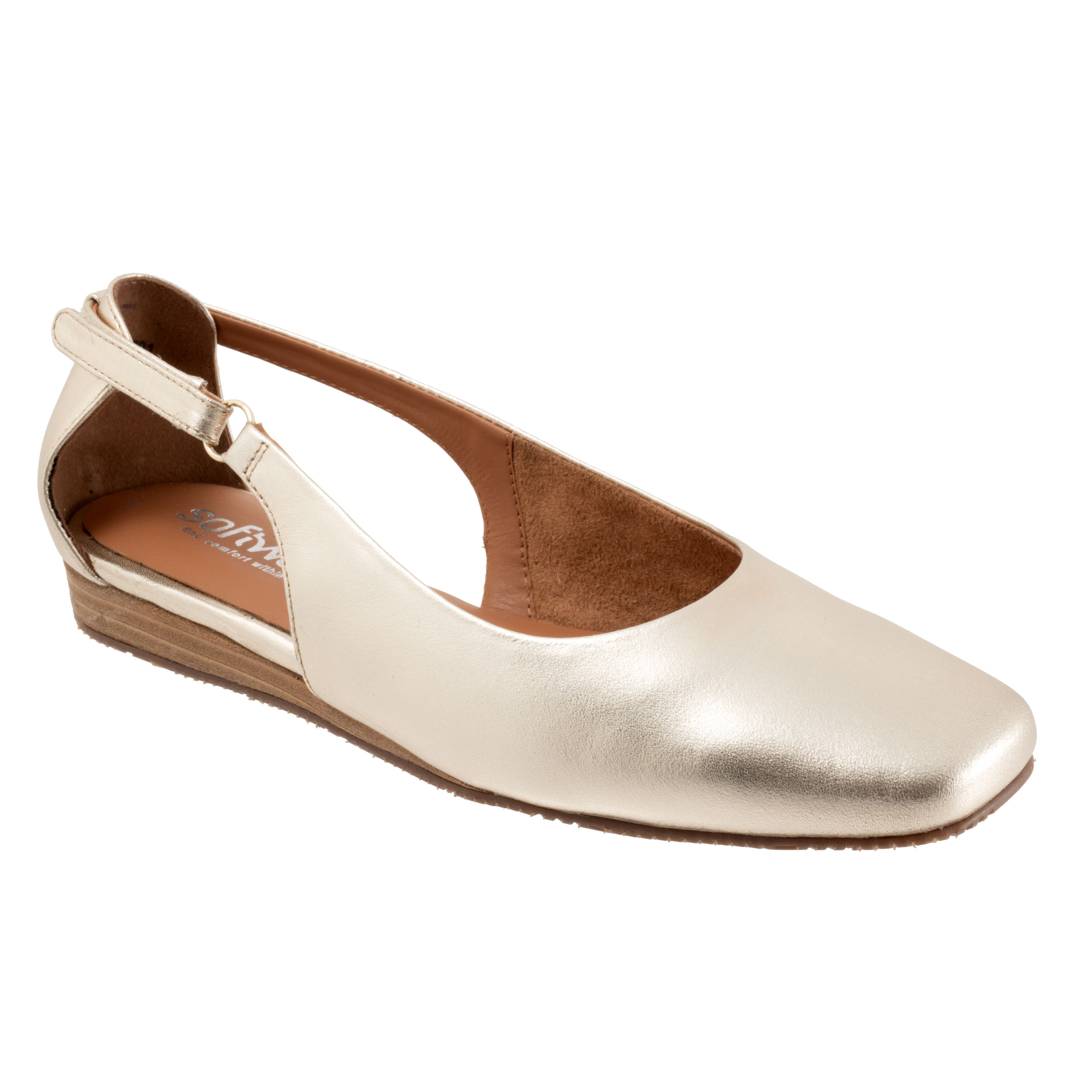 Wide Width Women's Venice Flat by SoftWalk in Champagne (Size 12 W)