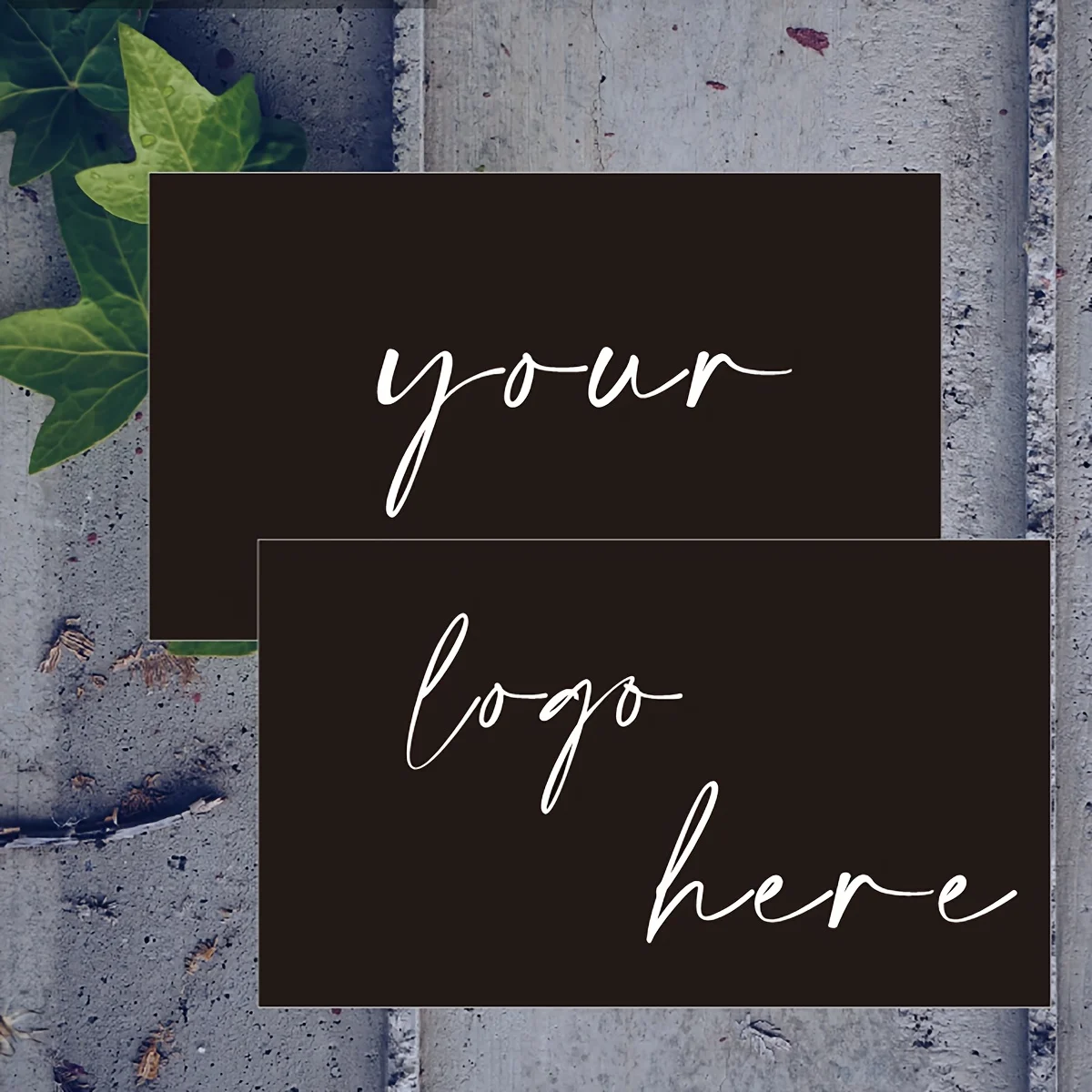 Die maßgeschneiderten schwarzen Karten ermöglicht die Anpassung von Party-Nachrichtenkarten und maßgeschneiderten Visitenkarten für Hochzeiten. Image