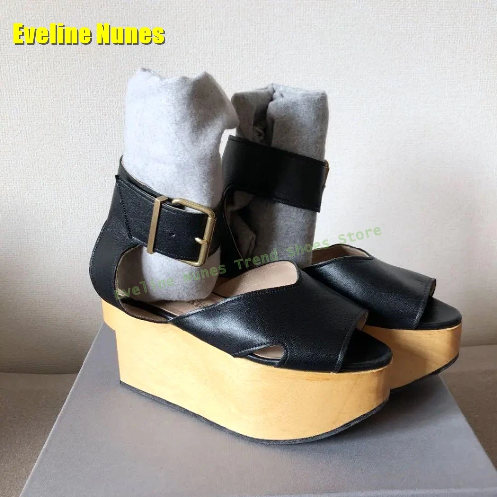 Peep-Toe-Plateau-Sandalen mit Holzboden, dicke Sohle, höhenvergrößernd, ausgeschnittene Gürtelschnalle, Paar-Freizeitschuhe, 2023, Sommer, große Größe