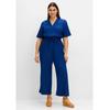 Jumpsuit SHEEGO "Große Größen", Damen, Gr. 50, Normalgrößen, blau (blaubeere), Obermaterial: 97% Polyester, 3% Elasthan, unifarben, feminin, figurumspielend lang, V-Ausschnitt, Kurzarm, Overalls, mit Bindegürtel, in Längsstruktur