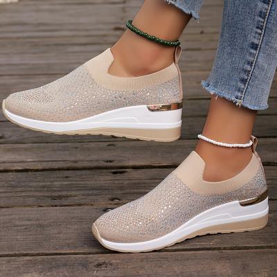 TEMU New 2025 Large Size Women's Casual Sports Shoes With Thick Soles, Stylish Running Shoes, Lightweight Mesh Breathable Footwear Suitable For All . Image