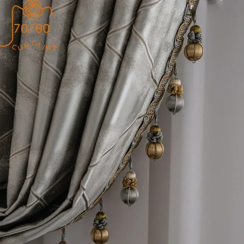 2025 leichte, luxuriöse Verdunkelungsvorhänge mit großem Gitter-Jacquard-Spitze und Nähten für Wohnzimmer und Schlafzimmer, fertiges Produkt Image