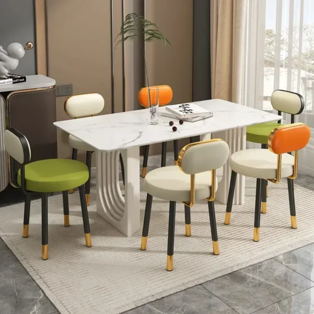 Moderner, minimalistischer Esstisch und Stuhl mit weicher Tasche und Rückenlehne, leichter, luxuriöser, atmungsaktiver Stuhl für Zuhause, langlebiger Schlafzimmer-Schminkstuhl