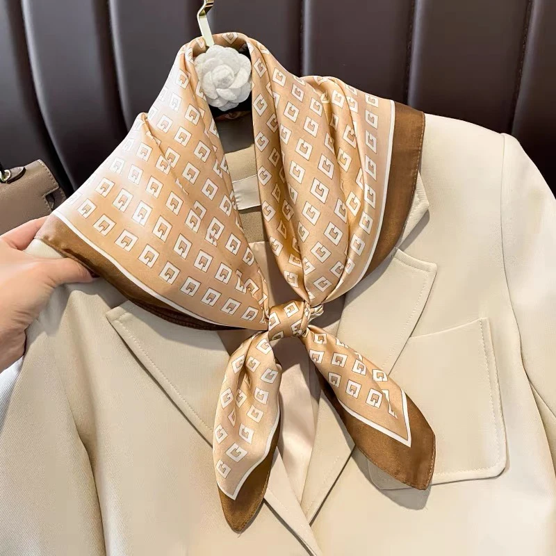 68 cm Seidenschal mit Buchstabe G für Damen, Kunstseide, modisch, einfache Kopfbedeckung, Tasche, Dekoration, Kleidung, quadratischer Schal Image