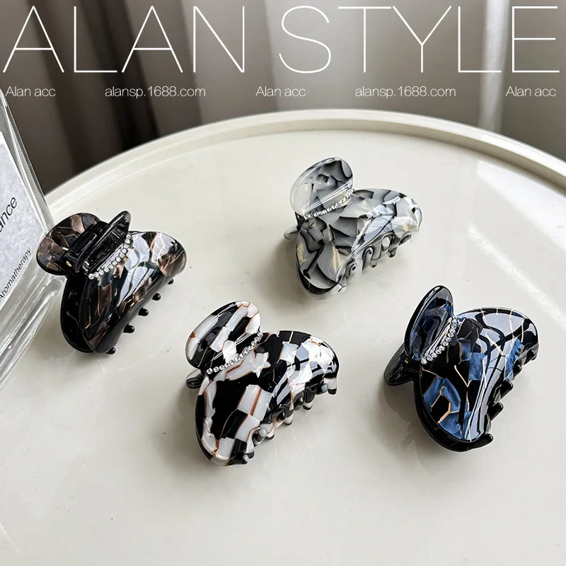 1 Stück französische minimalistische mittelgroße Haarspange mit diamantbesetzter Hai-Clip, Prinzessinnenkopf, halbe Haarspange, klein Image