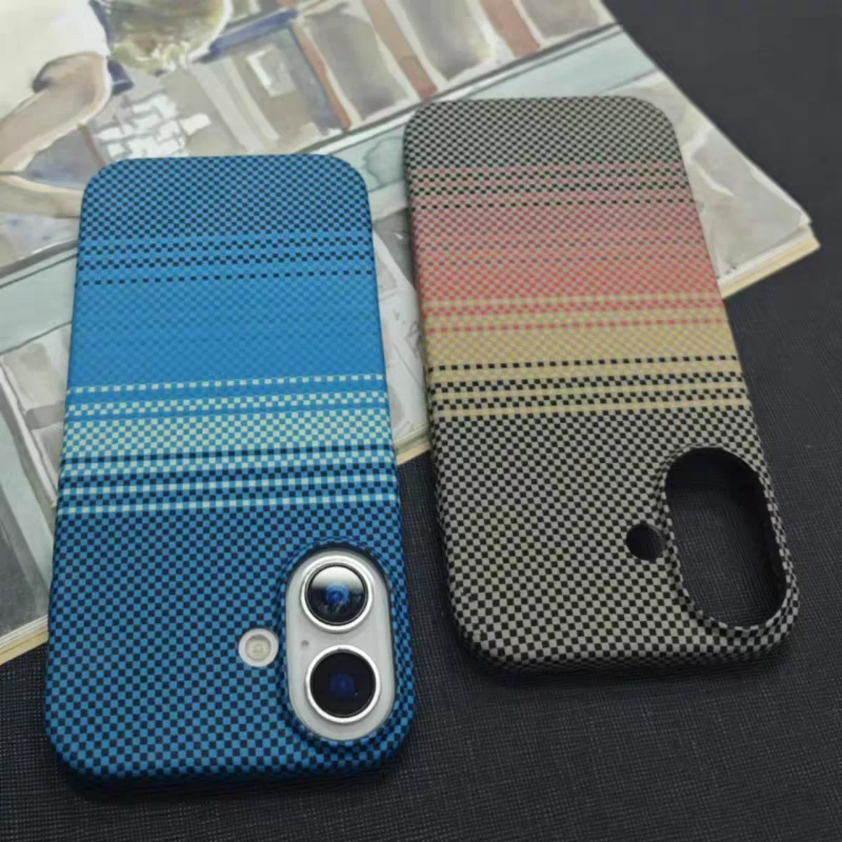 Business Carbon Fiber Kevlar Textur Hartplastik Hülle für iPhone 16 15 14 Plus 13 12 Pro Max 11 Luxus Linien Retro Bumper Cover Image