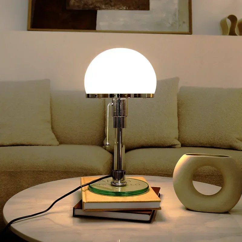 Moderne Nordic Minimalistischen Bauhaus LED Lesen Schreibtisch Lampe Kreative Persönlichkeit Schlafzimmer Studie Wohnzimmer Nacht Glas Dekor Tisch