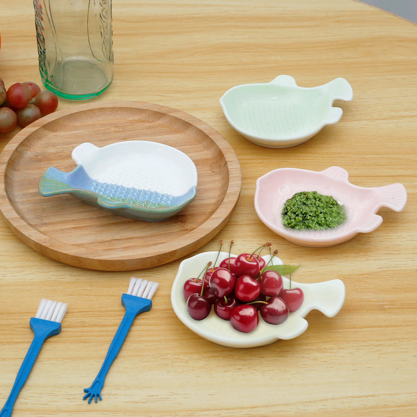 4 Stück Knoblauchreibe, kleine Fischform, Keramik-Ingwerreibe, multifunktionale Schleifscheibe, spülmaschinenfest für Knoblauch-Ingwer Image