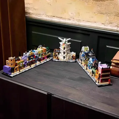Große Diagon-Gasse-Baustein-Dekoration, schwierig für Jungen und Mädchen, um ein pädagogisches MOC-Spielzeugmodell für Erwachsene zu montieren76444 Image