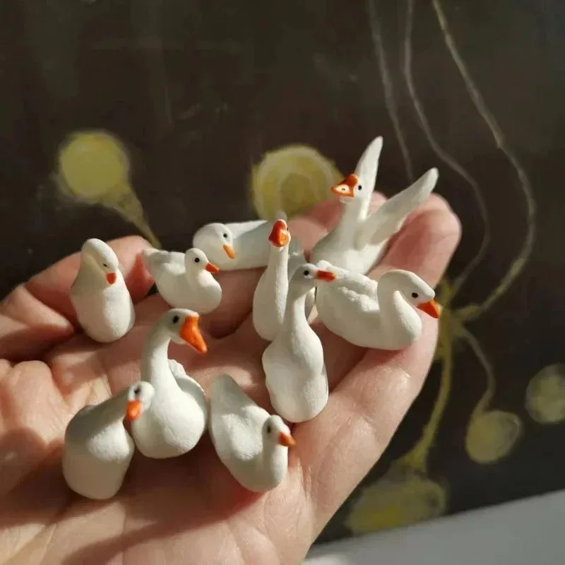10 Stück Mikrolandschaft kleine Ornamente realistische süße Mini Schwan Harz Ornamente Dekoration Image