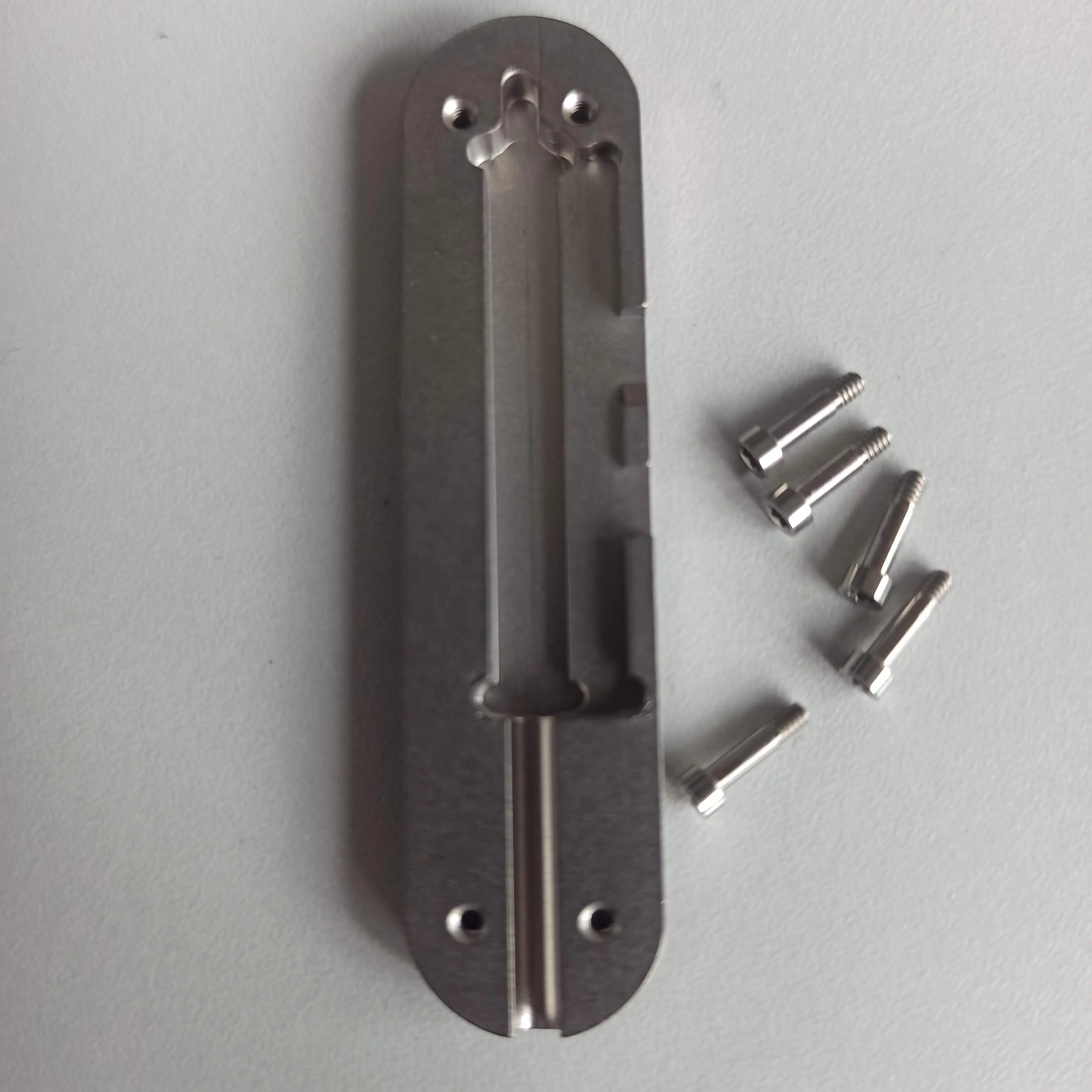 1 Paar 58 mm Titan-TC4-Waagen mit Stiftschlitz für Victorinox Schweizer Taschenmesser Image