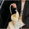 Frauen Nische Gestrickte Conch Umhängetasche Perle Schulter Riemen Umhängetasche Mini Niedliche Lippenstift Tasche Damen Hohl Handtasche Geldbörse