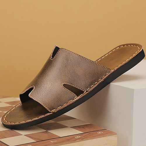 Braune Slide-Sandalen aus Kunstleder für Herren mit offener Spitze – bequeme Sommerschuhe zum Hineinschlüpfen für Strand, Pool oder zum gemütlichen Faulenzen Image