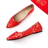 Frauen Hochzeit Schuhe Chinesische Rote Hochzeit Wohnungen für Braut Flache Ferse Schuhe Größe 31 32