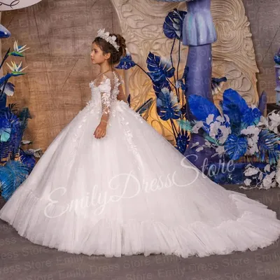 Maßgeschneidertes 2025, weißes Blumenmädchenkleid für die Hochzeit, 3D-Applikation, bauschige Image