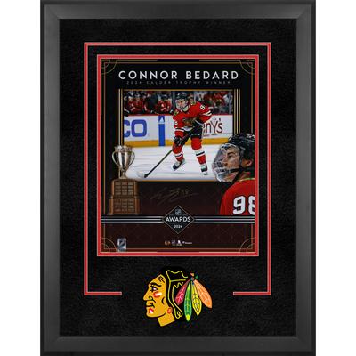 Connor Bedard, Chicago Blackhawks, signiertes Deluxe-Foto im Rahmen, 40,6 x 50,8 cm, 2024 Calder Trophy, stilisiertes Foto Image