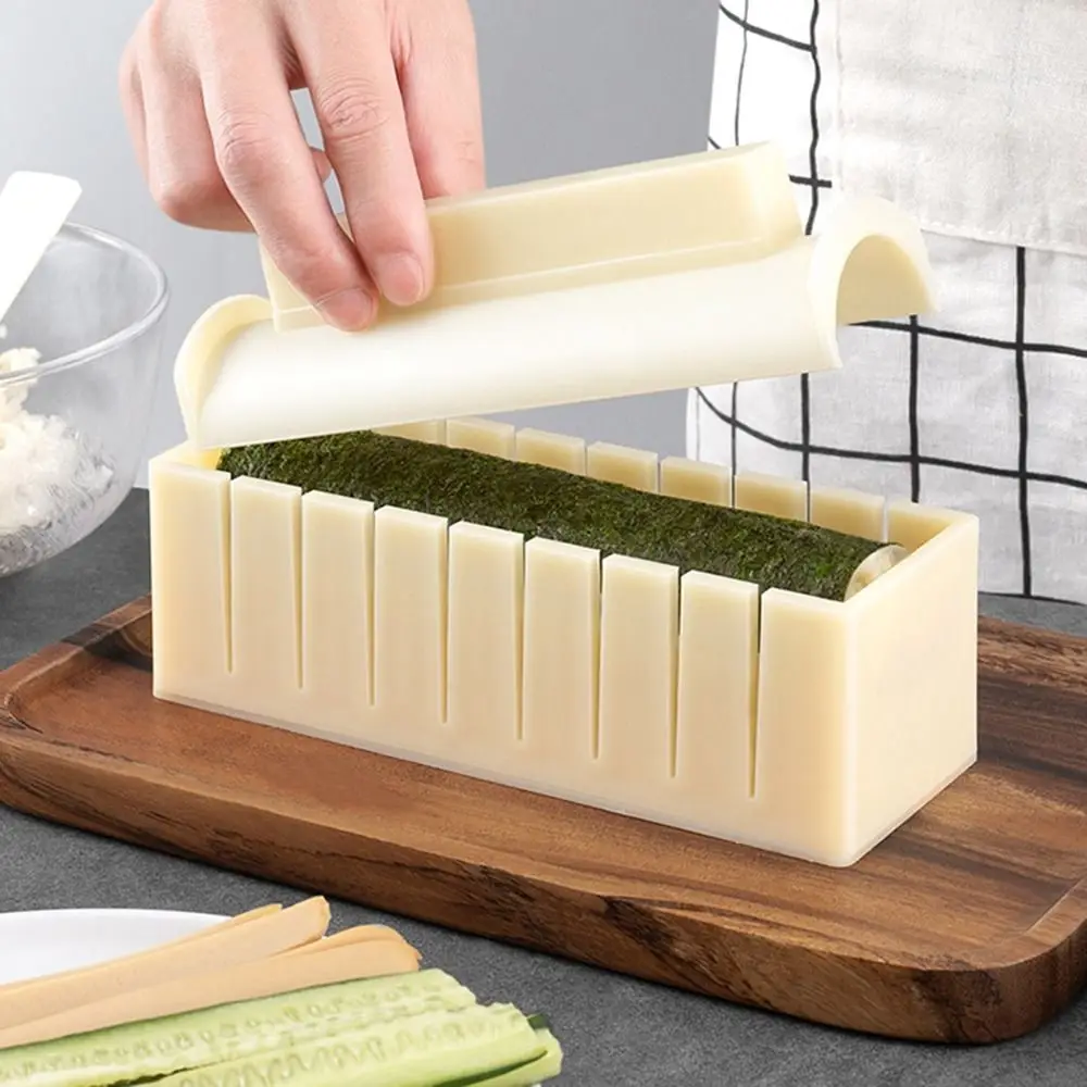 Neue 3 stücke Sushi Maker Ausrüstung Kit Kunststoff Kimbap Sushi Rollen Form Runde Quadratische Herz-förmigen Sushi, Der Werkzeuge kuchen Rolle Form Image