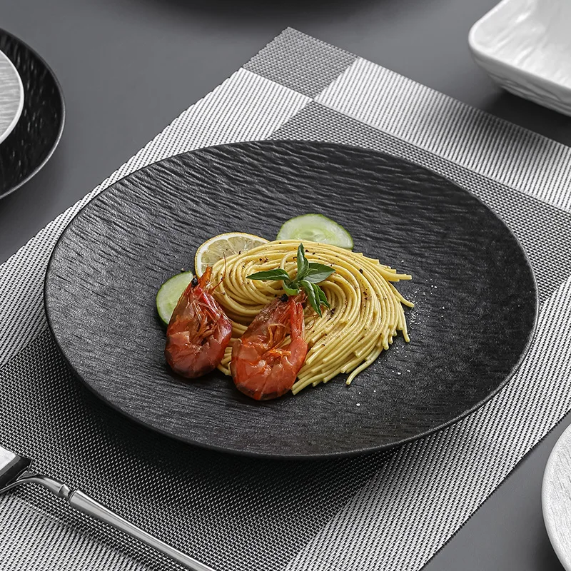 Schwarzes Teller, Keramikteller, Scheibe, weiß, westliches Restaurantgeschirr, Grill-Grillfleisch-Servierplatte, gefrosteter Keramik-Steak-Teller Image