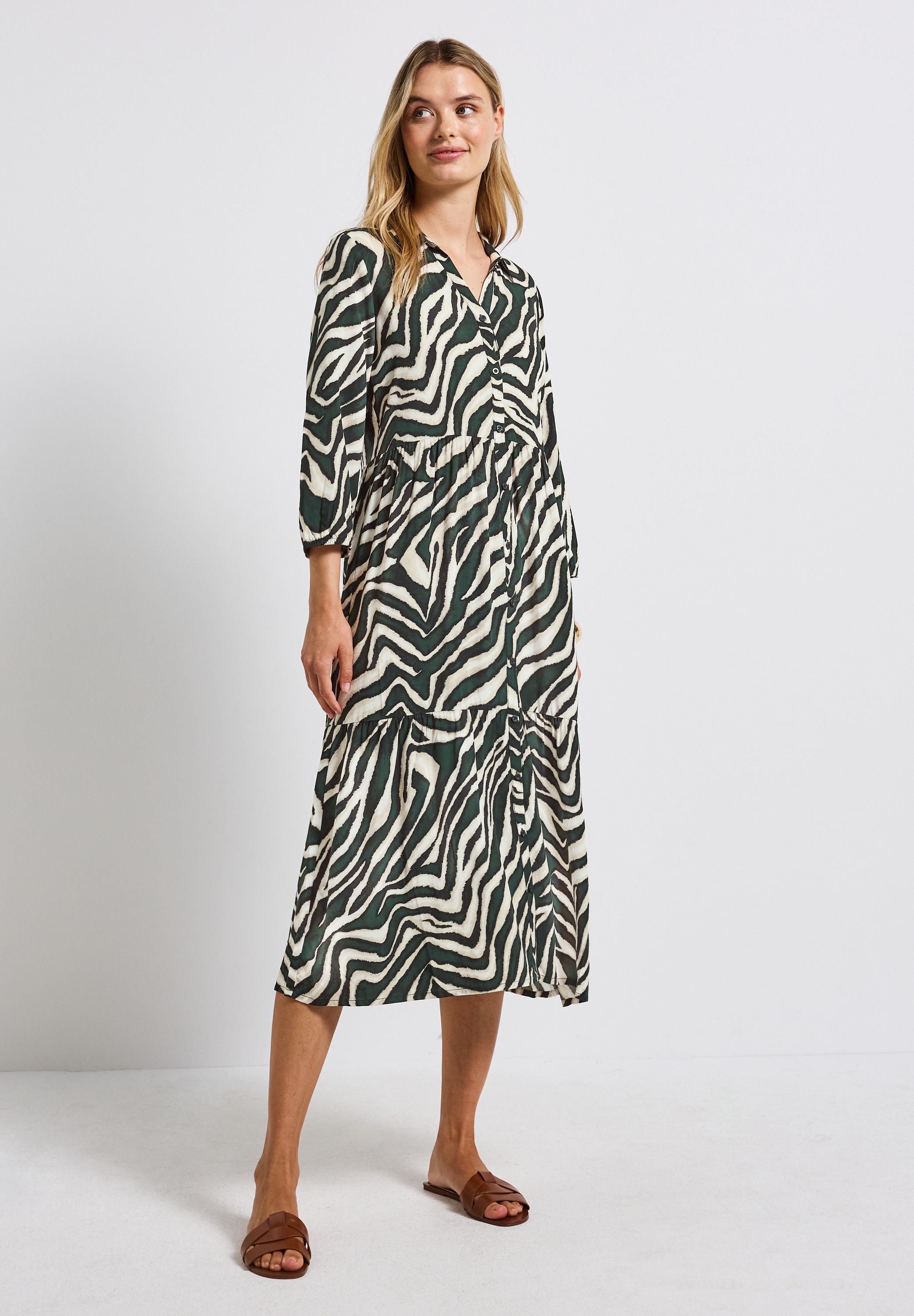 Midikleid STREET ONE, Damen, Gr. 38, EURO-Größen, grün (pine grove grün), Stoff, 100% Viskose, bedruckt, normal wadenlang, V-Ausschnitt, Bündchen, Kleider Midikleid, mit Knopfleiste