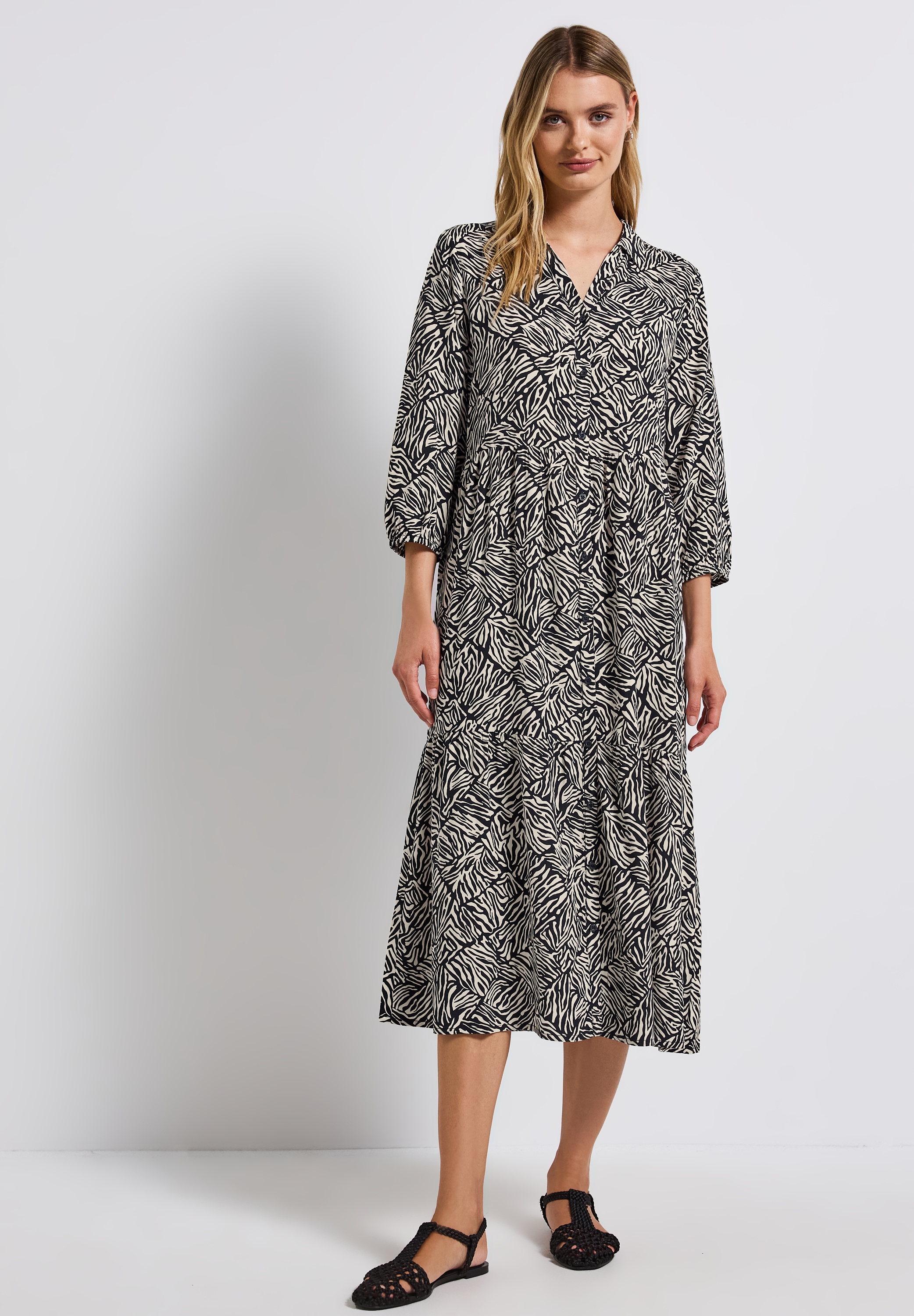 Midikleid STREET ONE, Damen, Gr. 44, EURO-Größen, grün (pine grove grün), Stoff, 100% Viskose, bedruckt, normal wadenlang, V-Ausschnitt, Bündchen, Kleider Midikleid, aus Viskose