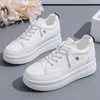 Damen atmungsaktive Sommer flache weiße Schuhe neuen Stil leichte Gummi Casual Sportschuhe