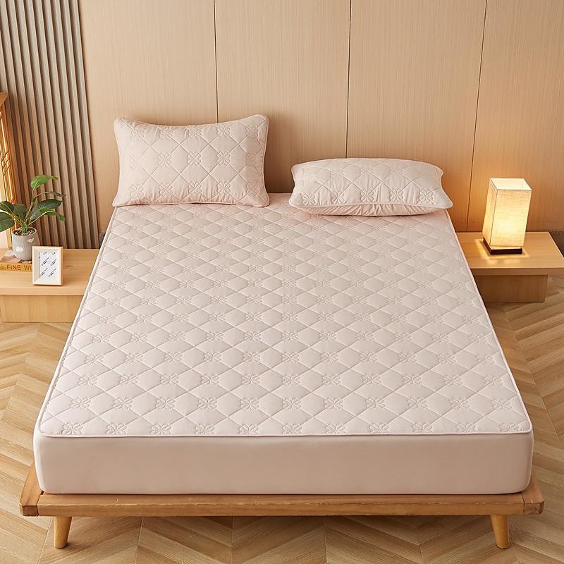 Queen Full King Protective Bed Cover Waterproof Mattress Protector Quilted Fitted Mattress Pad Bed Protector Mattress Cover with Elastic Band Thickened Urine-Proof