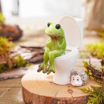 Frog Sitting on Toilet Figurine, Funny Resin Frog Statue, Home Desk Decor, Adorable Bathroom Ornament, Reception Counter Display, Miniature Collectible Frog Craft