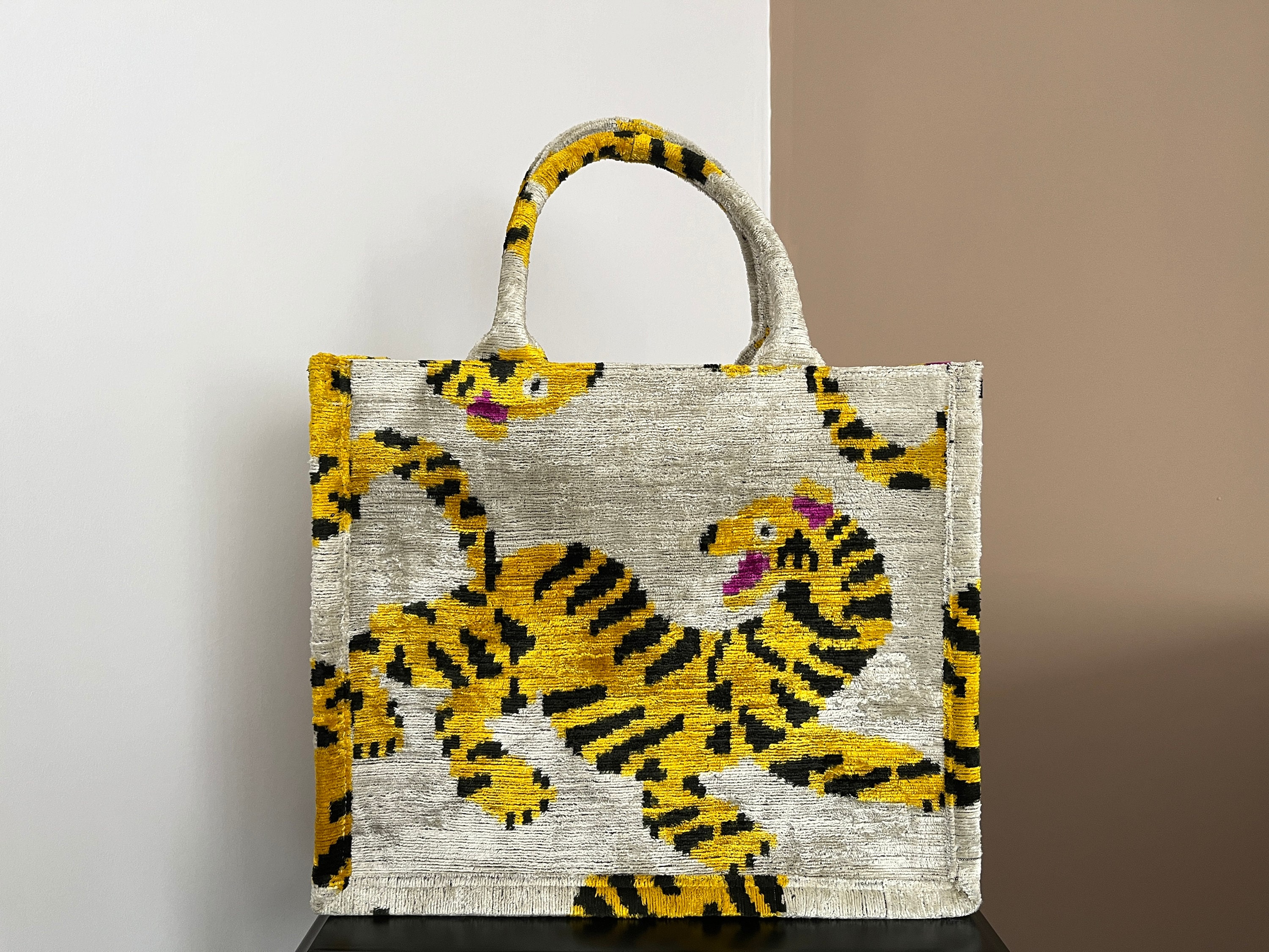 Borsa Tote Tiger / Borsa Tote Grande in Juta di Velluto Animale / Borsa Tote in Velluto di Seta / Borsa Tote Ikat Fatta a Mano / Borsa Tote Ikat /