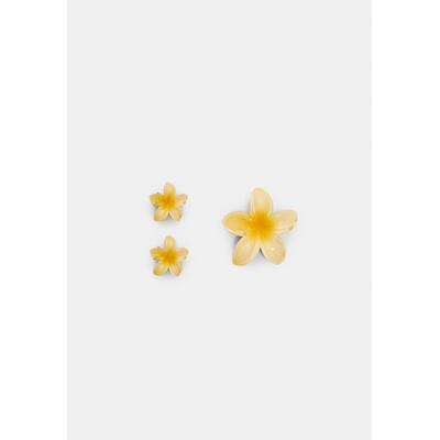 Stradivarius Pack of 3 floral hair clips Gold OS