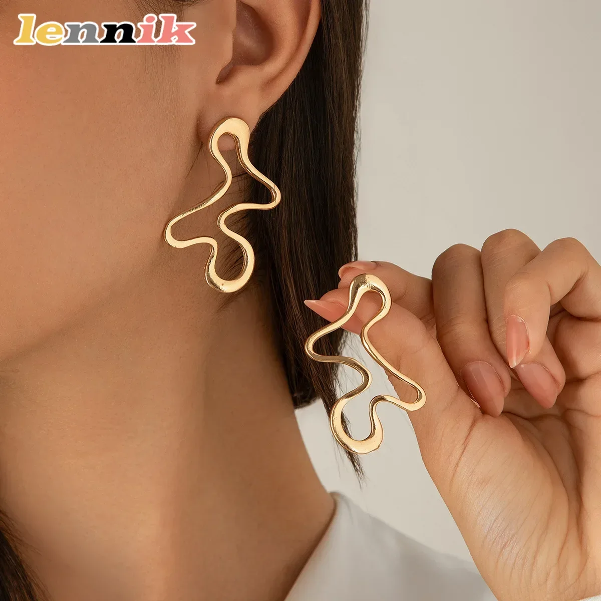 LENNIK Hochwertige Goldohrringe für Damen, eleganter Schmuck, perfekt für den täglichen Gebrauch und auf Partys, trendiges Design, langlebiges Material Image