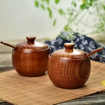 Wooden Salt Shaker Vintage Seasoning Jar with Lid Household Salt Cellar Sugar Spice Jar Chili