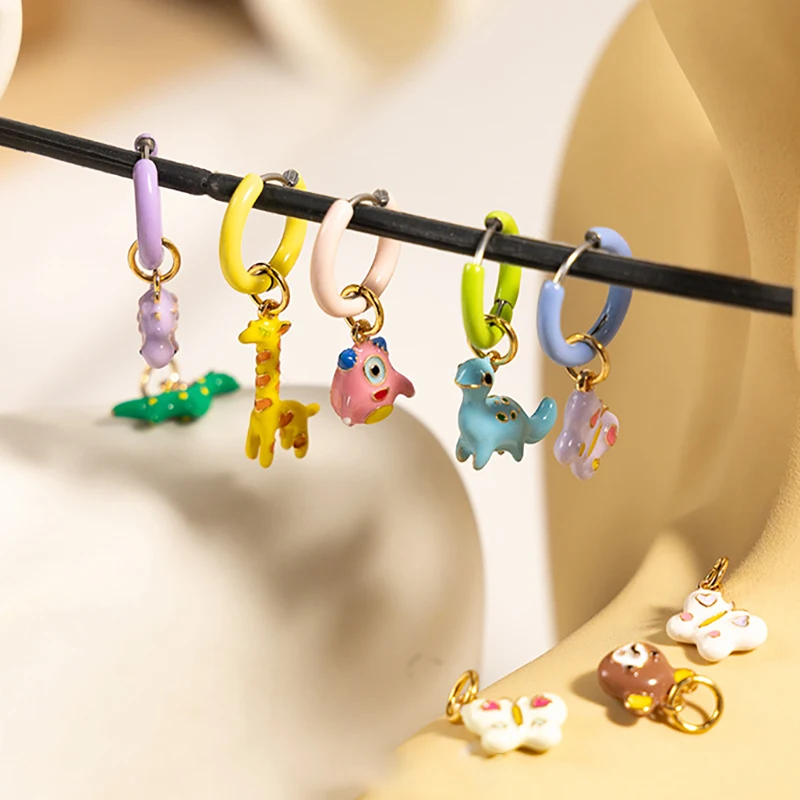 Cartoon-Tier-Anhänger-Serie Einzelner Creolen-Ohrring Mini-Dinosaurier-Design-Ohrring Maßgefertigte Creolen-Accessoires Einzelner Schmetterlings-Ohrring Image