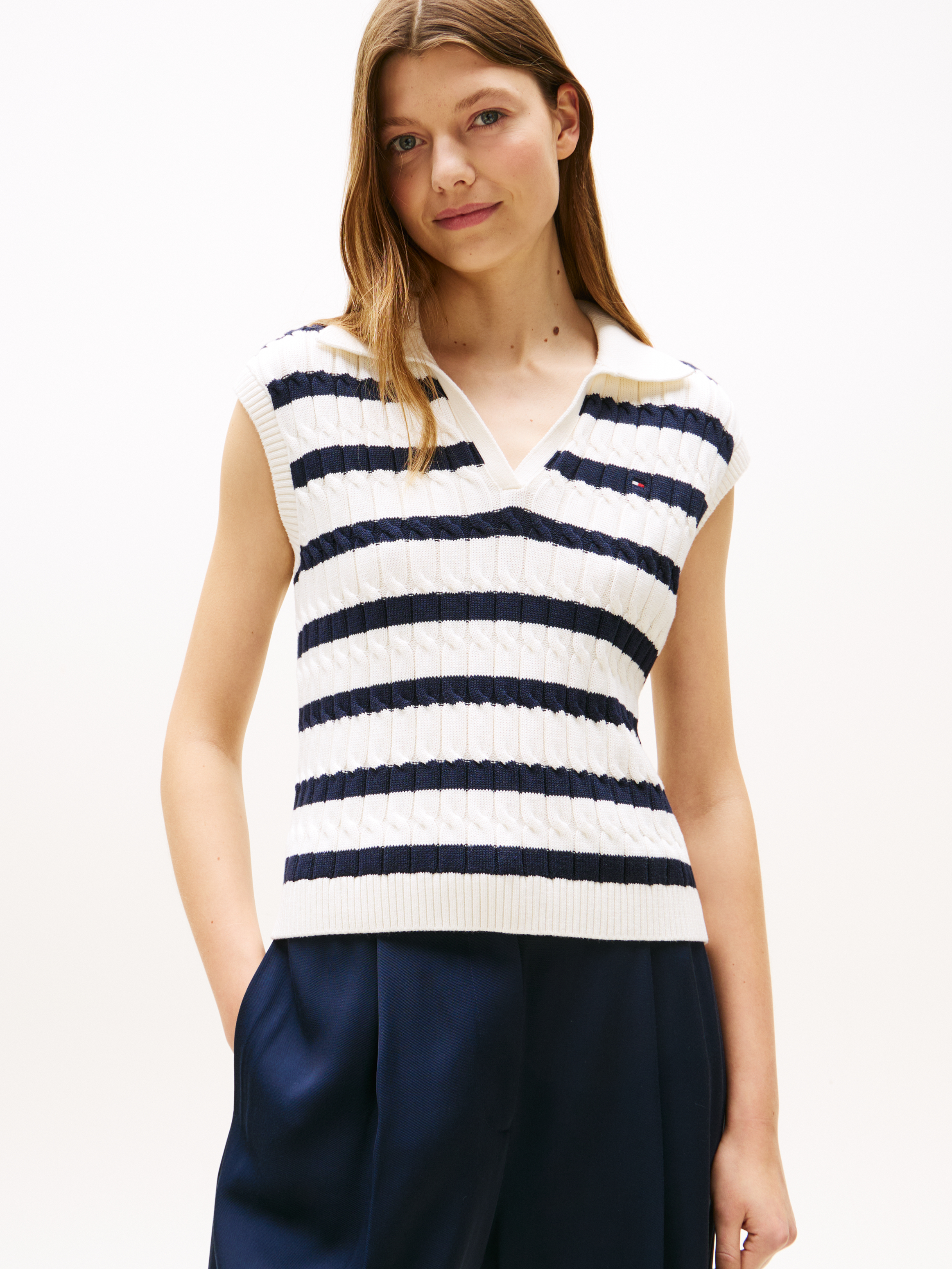 Pullunder TOMMY HILFIGER "CO CABLE MID GG OPEN POLO VEST", Damen, Gr. M (38), beige (ivory silk, schwarz night navy stp), Strick, Obermaterial: 100% Baumwolle, gestreift, regular fit normal, V-Ausschnitt, Pullover Pullunder, mit Zopfmuster