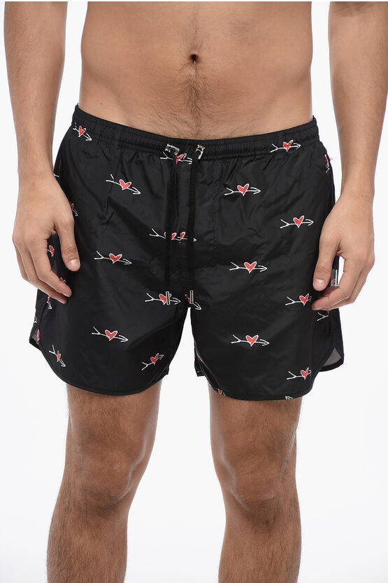 Bedruckte ALL-OVER CUPID Badeshorts in Nero, Rosso Image