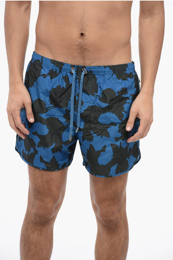 BADESHORTS MIT AUFFÄLLIGEN BLUMEN Image