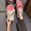 2025 Kawaii Hello Kitty Flip-Flops Hausschuhe Sanrios Cartoon Damen Sommerschuhe Anime Niedliche