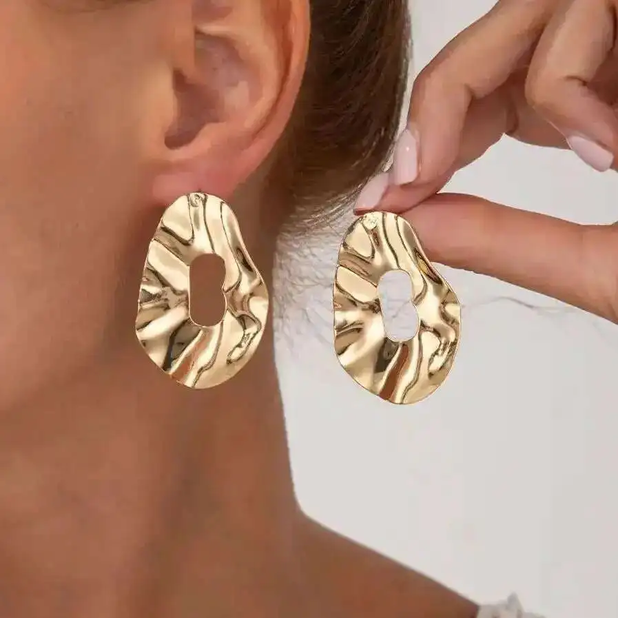 Ingemark Punk Goth Unregelmäßige Aushöhlen Runde Ohrstecker für Frauen 2025, Neuer Trend Vintage Geometrische Piercing Ohrringe Schmuck Image