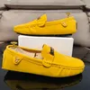 Klassische gelbe Slipper für Herren, bequeme flache Slip-on-Herren-Freizeitschuhe aus Leder, große
