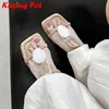 Krazing Pot Wildleder Pantoletten Urlaub Stil Peep Toe Dicke Low Heels Elegante Sommer Schuhe Kreis