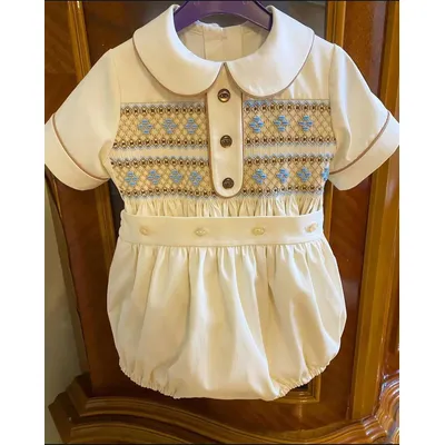 Weißer, gesmokter Sommer-Outfit-Anzug für Jungen im Alter von 0 bis 4 Jahren für Geburtstagsfeiern Image