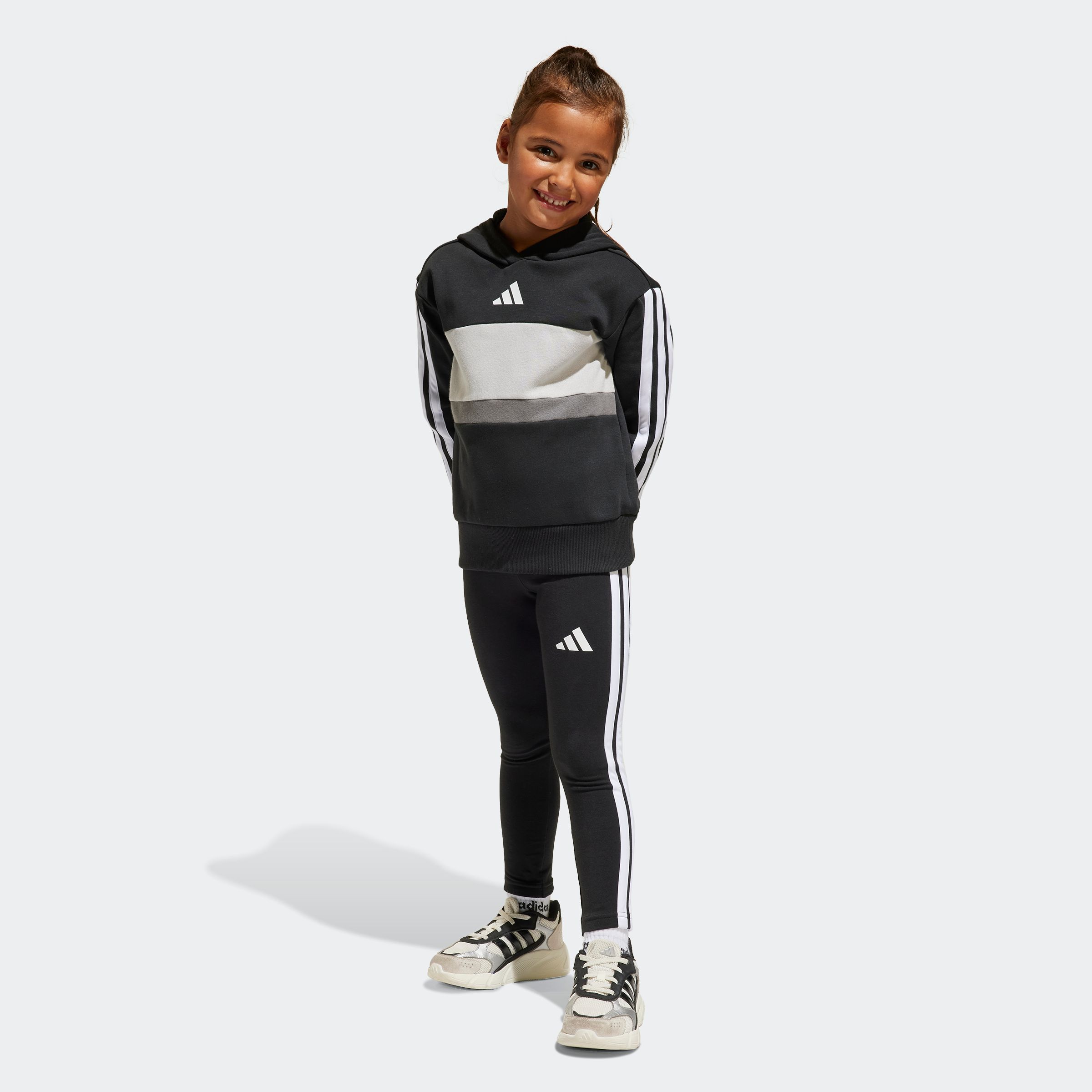 Trainingsanzug ADIDAS SPORTSWEAR "LG 3S TIB FL ST", Kinder, Gr. 110, schwarz-weiß (schwarz, weiß, grau two), Obermaterial: 70% Baumwolle, 30% Polyester. Obermaterial Hose: 93% Baumwolle, 7% Elasthan, Sportanzüge Image
