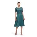 Cocktailkleid VERA MONT "Vera Mont Damen Cocktailkleid mit Spitze", Damen, Gr. 48, Normalgrößen, grün (schwarz emerald), Obermaterial: 100% Polyester. Futter: 100% Polyester., feminin, ausgestellt kurz, Rundhals, 3/4-Ärmel, Kleider, Spitze