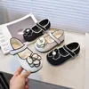 Blumenmädchen-Prinzessin-Schuhe, 2025, neue Mary Janes-Kinder-PU-Lederschuhe, süßer weicher Boden, modische flache Kinderschuhe, Größe 26–36