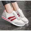 Neue Frauen Casual Wanderschuhe Flache Spitze Up Leder Mode Flachen Boden Weibliche Turnschuhe Vulkanisierte Schuhe Plus Größe 42