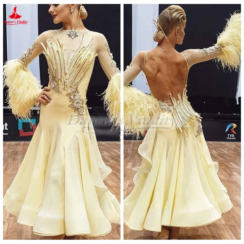 Passen Sie das weibliche Walzer-Foxtrot-Tango-Quickstep-Kostüm für professionelle Aufführungen mit ausgestellten Ärmeln an Image