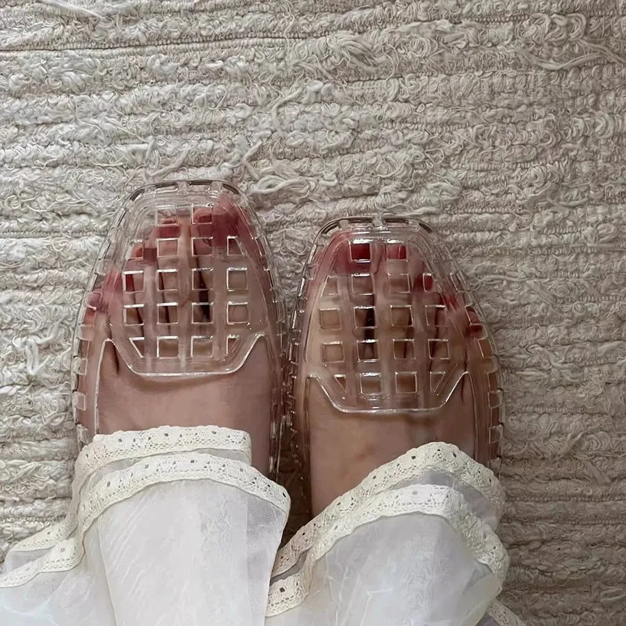Neue 2025, Damenmode, Gelee-Schuhe, Sommer-Ausschnitt, flache Sandalen, weiches PVC, lässig, quadratische Zehen, Mädchen-Sandalen für den täglichen Gebrauch